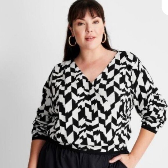 NWOT Future Collective Black & White Geometric Wrap Sweater Wardrobe Staple - Picture 5 of 9